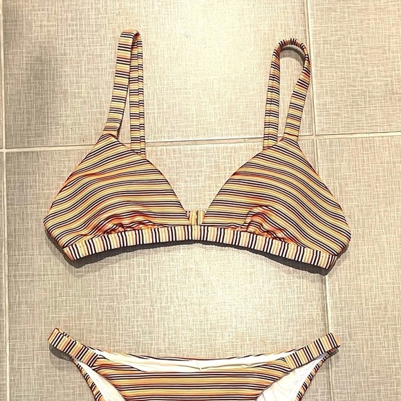 Madewell Ribbed Triangle Bikini Top in Ombré Stripe - Picture 4 of 8
